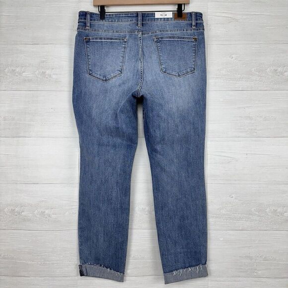 Judy Blue Jeans Women 15 / 32 Mid Rise Relaxed Fit Blue Medium Wash Tapered NWT - Picture 6 of 16